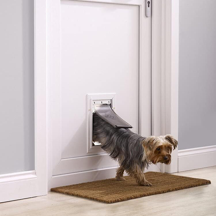 Puerta de paso Staywell de aluminio con solapa magnética