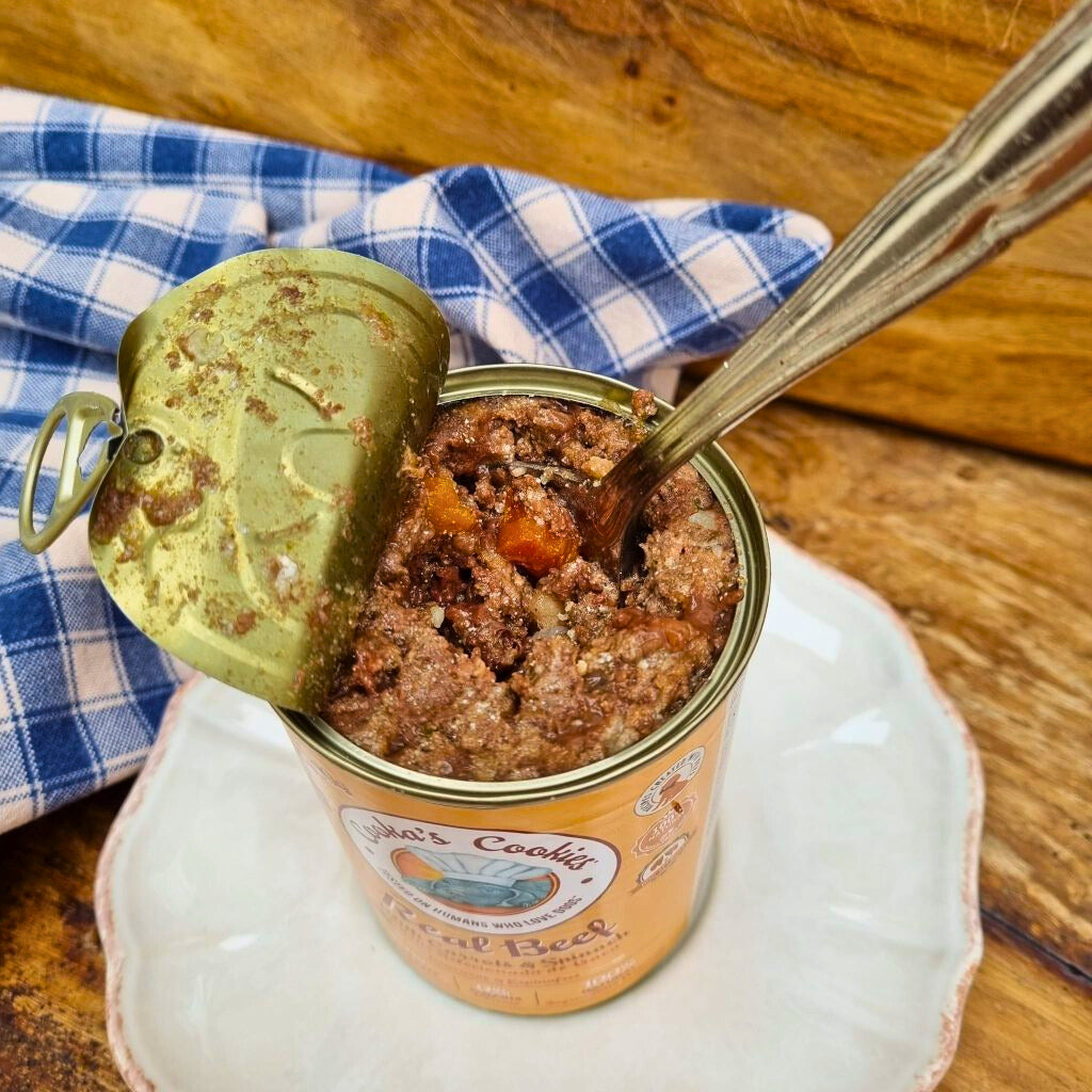 Frische Rindfleisch-Pastete mit Karotten und Spinat