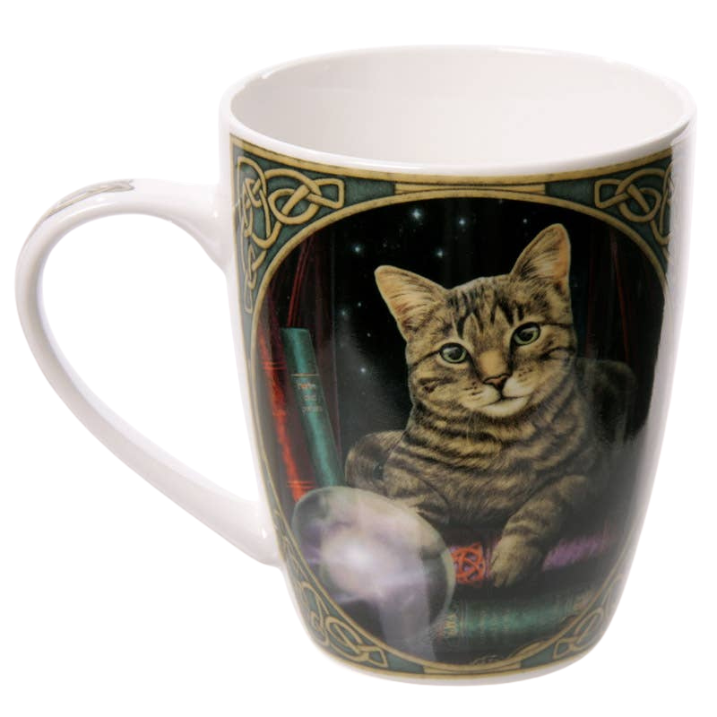 Porzellanbecher mit Katze und Kristallkugel