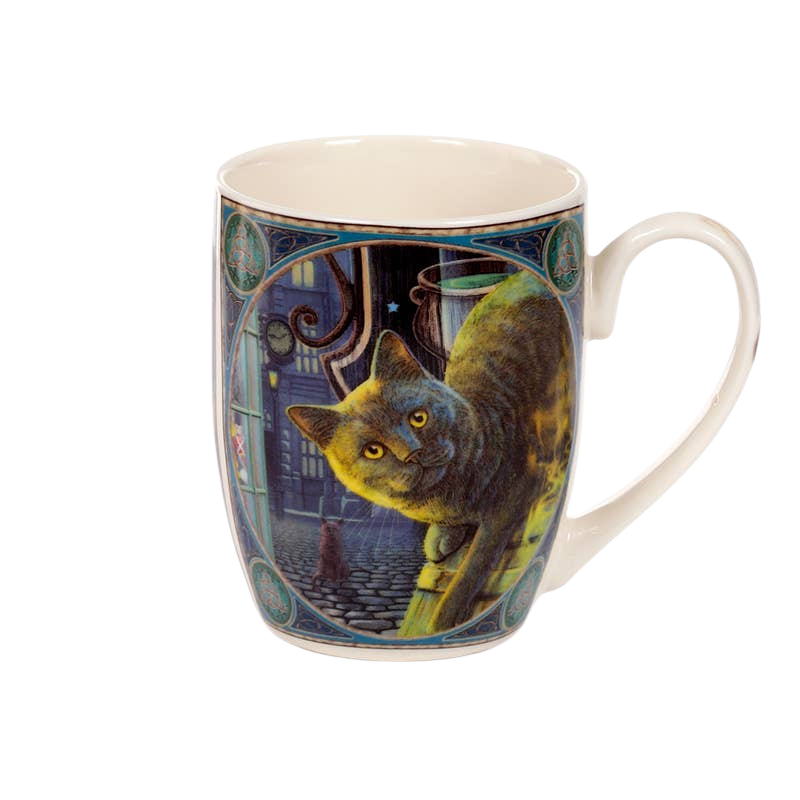Porzellanbecher mit Katze und verrostetem Kessel