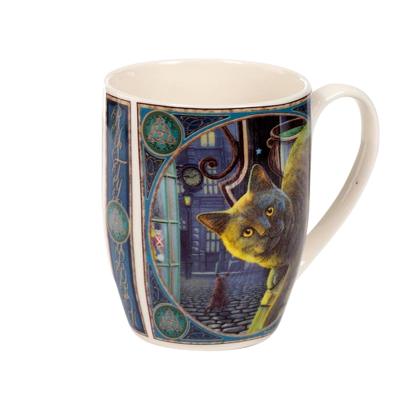 Porzellanbecher mit Katze und verrostetem Kessel